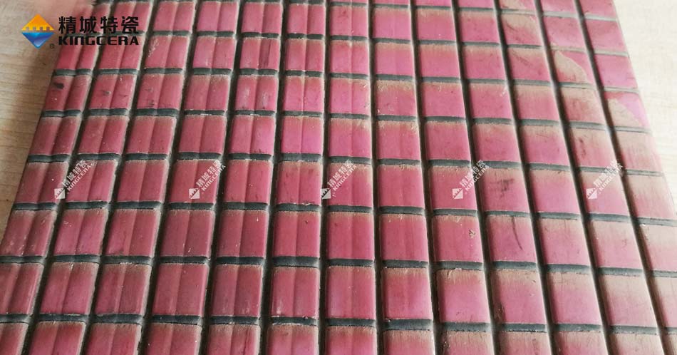 永信贵宾会217耐磨陶瓷衬板在圆筒混淆机中的应用及效果